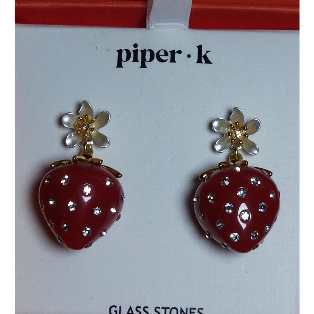 🍓 NIB Piper K Glass Stone Strawberry Flower Dangle Earrings 🌸 - Picture 2 of 6